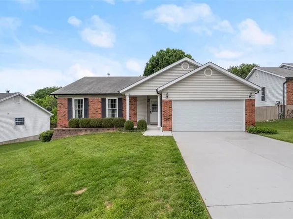 4135 Bridgeton Greens Dr, Bridgeton, MO 63044