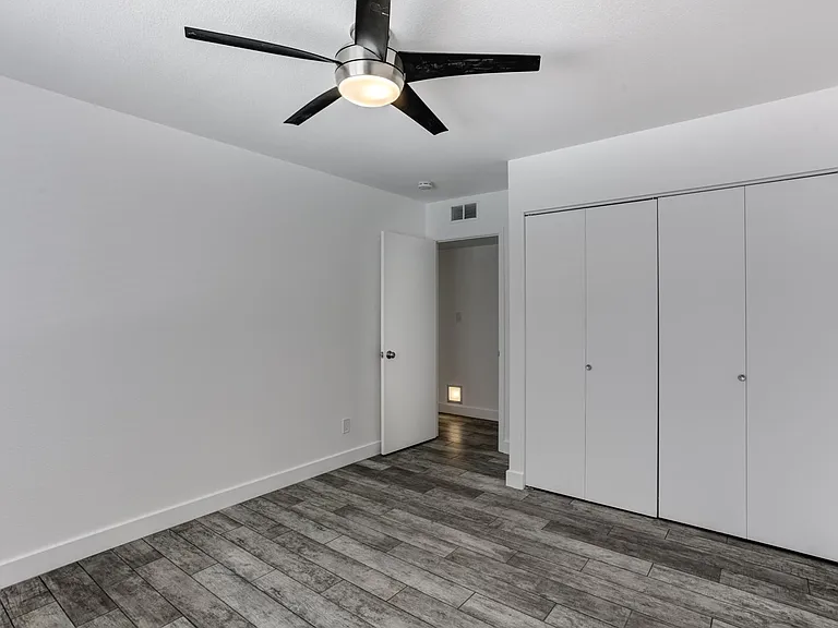 2500 E Hermosa Dr — Photo 14