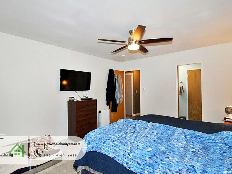 4548 Pensacola St — Photo 16