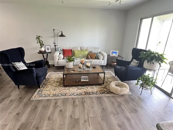 12601 SW 13th St APT 304G, Pembroke Pines, FL 33027