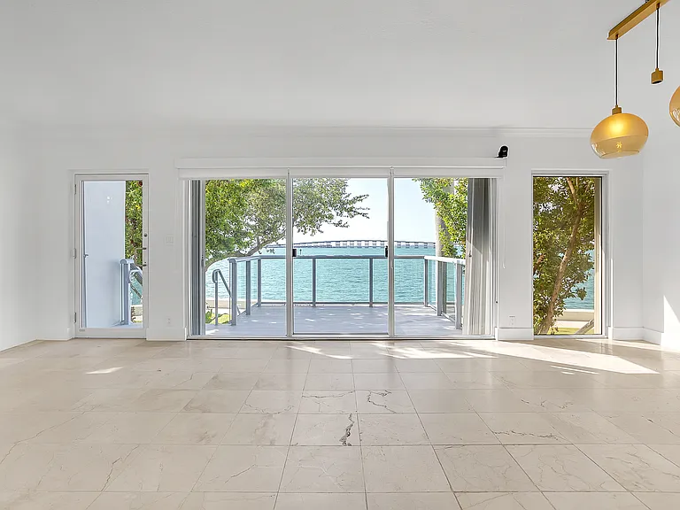 1541 Brickell Ave #105 — Photo 2