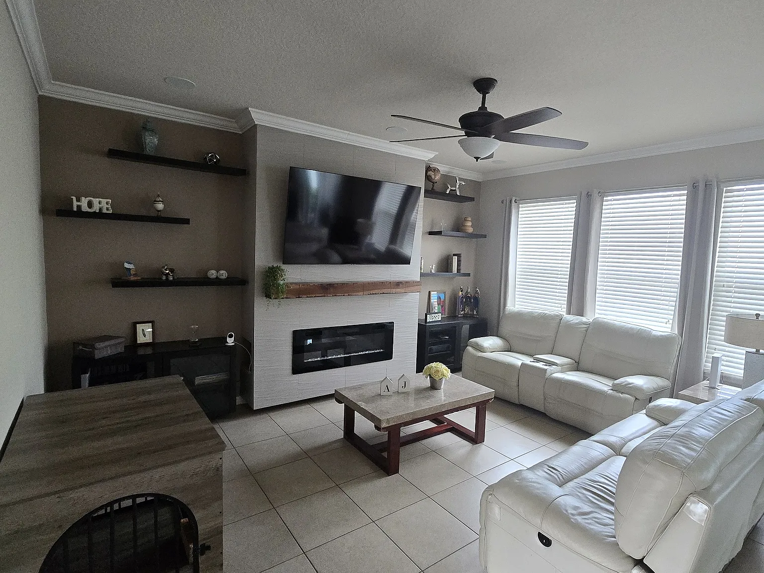 4 bed, 2082 sqft, $2,550 — Photo 4