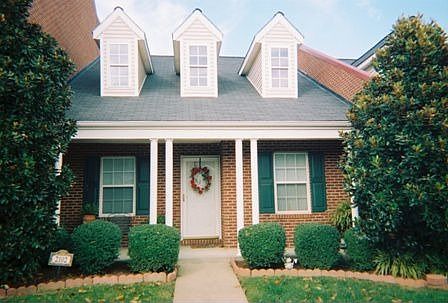 1st image of 2102 W Park Dr