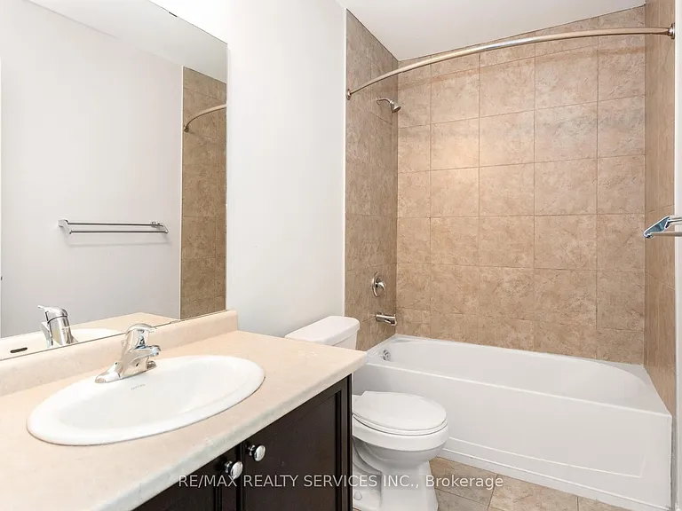 21 Dorchester Ter — Photo 10