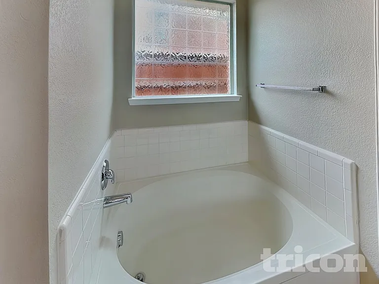 103 Hollow Tree Dr — Photo 7
