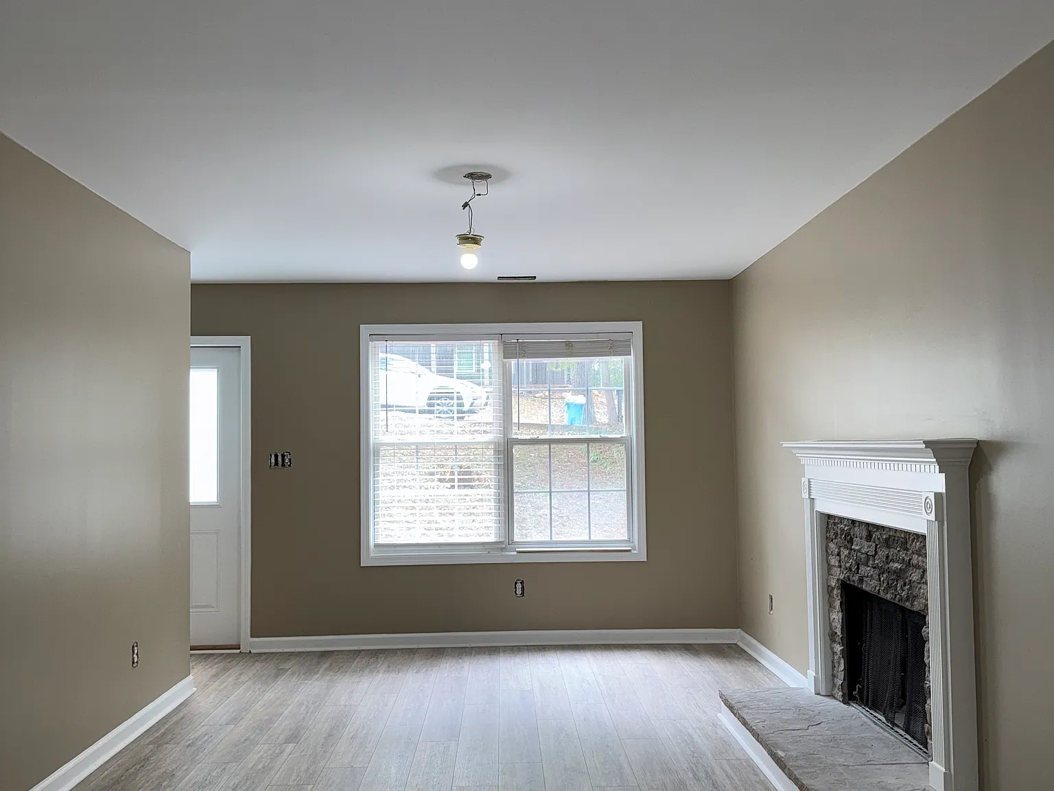 220 Snapfinger Ln — Photo 4