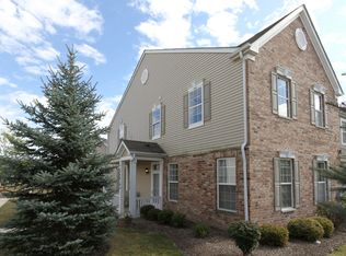 1734 Sebastian Rd, Woodstock, IL 60098