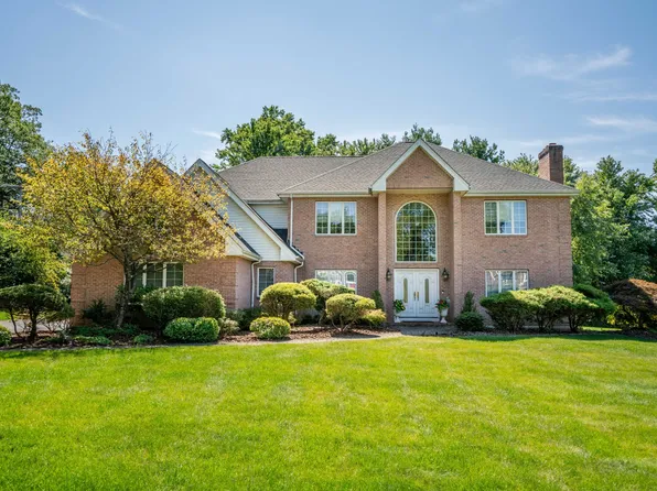 3 Trumbull Lane, West Hartford, CT 06117