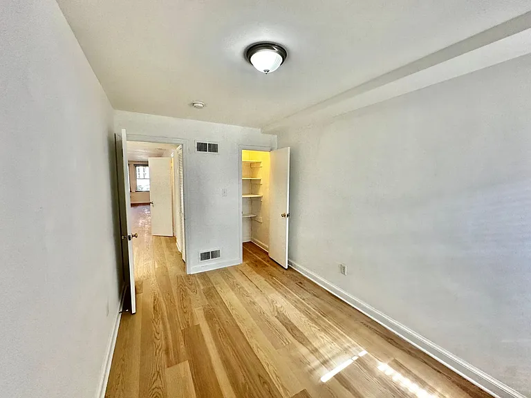 815 E St SE #1 — Photo 21