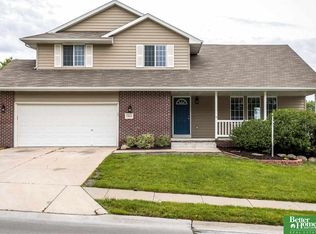 15616 Timberlane Dr, Omaha, NE 68136