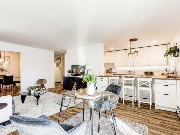 305 E 25th Ave SW #302, Calgary, AB T2S 0L3