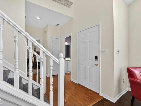 5th image of 5769 Spruce Knoll Ct