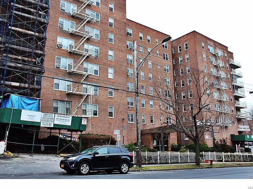 1st image of 300 N Broadway APT 3L
