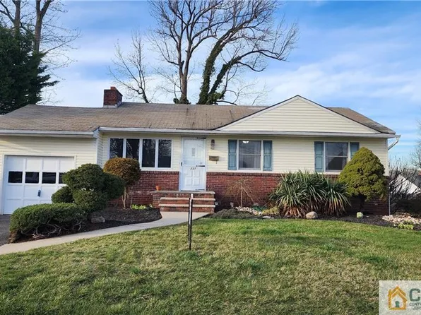 237 E George Pl, Iselin, NJ 08830