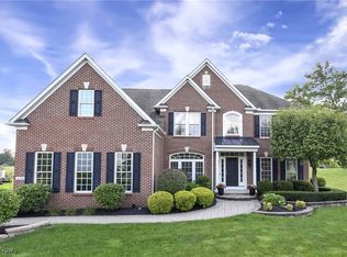 7250 Capilano Dr, Solon, OH 44139