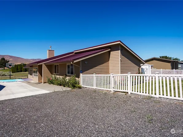 210 Pear Place SW, Mattawa, WA 99349