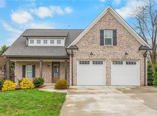 1012 Cross Gate Rd, Winston Salem, NC 27104