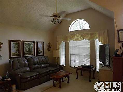 3rd image of 400 Golden Meadow Dr