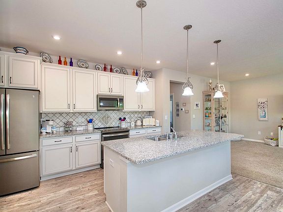 4th image of 10056 Meadowvista Ct