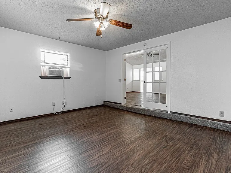 3808 Oakcliff Dr — Photo 16