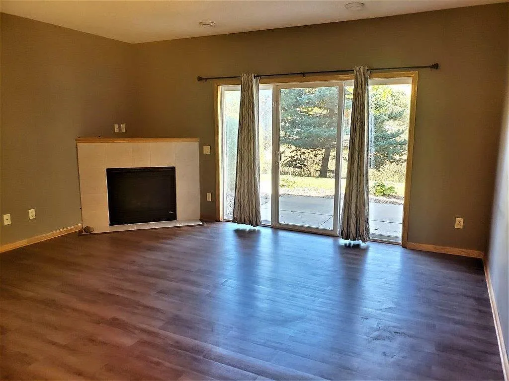 2 bed, 1465 sqft, $1,750 — Photo 2