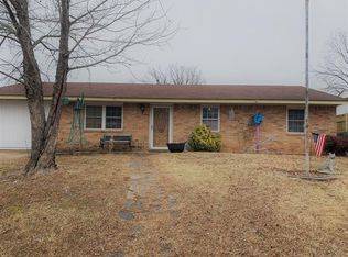 606 Rocking Horse Ln, Yale, OK 74085