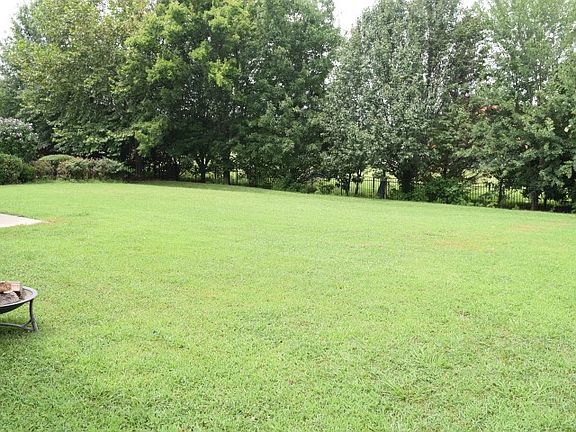 5th image of 1714 Satinwood Dr