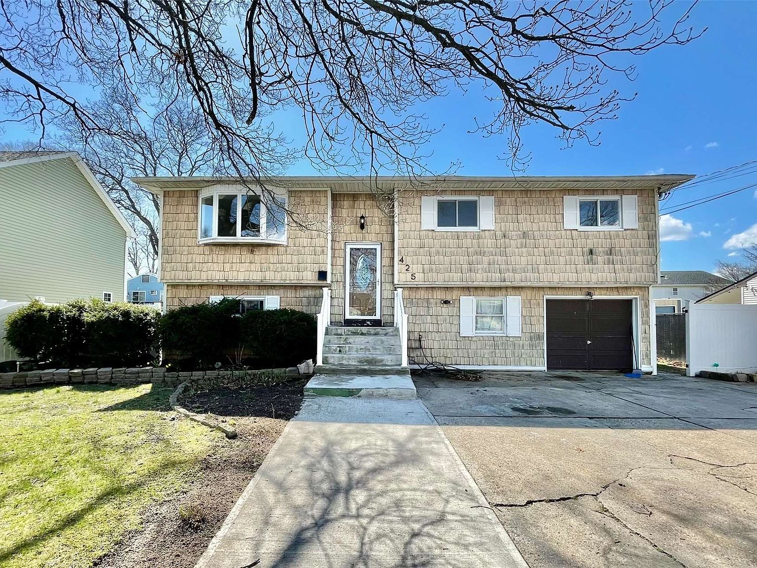 425 Ferraris Street, Copiague, NY 11726 Zillow