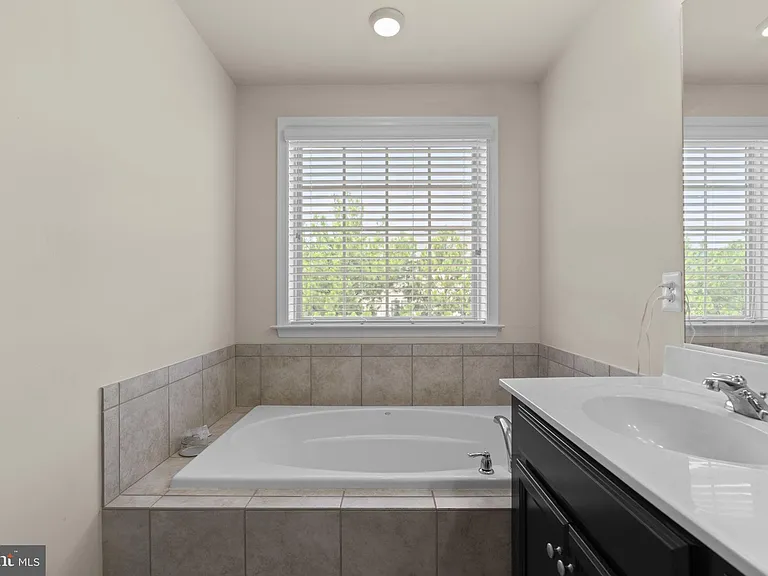 858 Nancy Lynn Ln — Photo 21