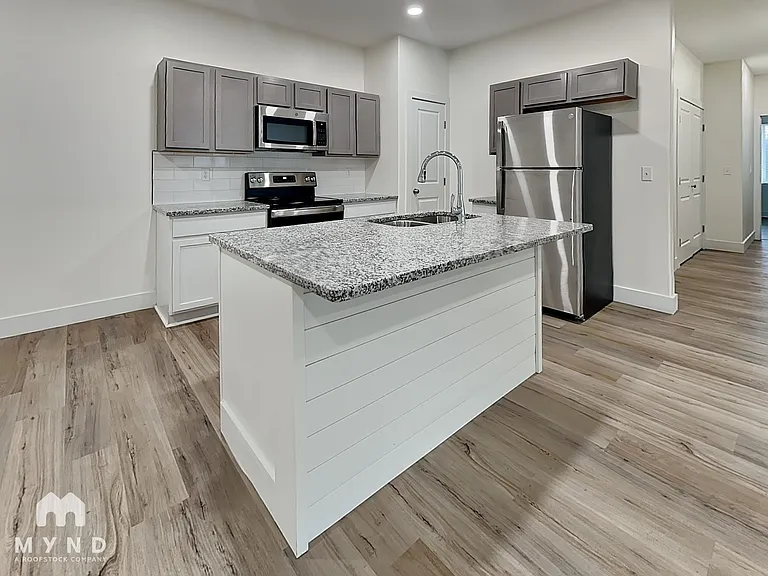 5801 Bristol St #5801 — Photo 6