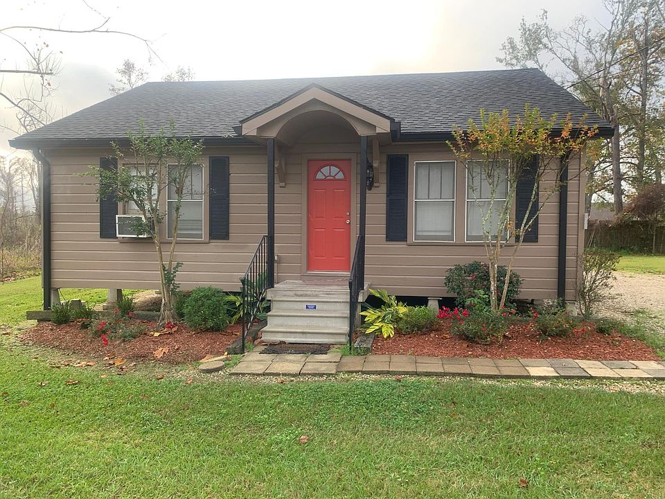 1st image of 371 Cotton Ln