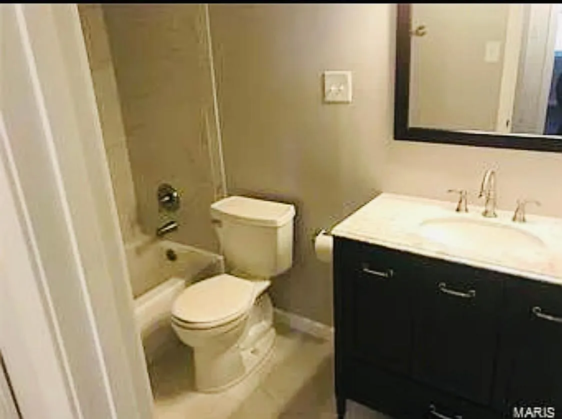 3 bed, 2.5 bath, 1218 sqft, $2,000 — Photo 3