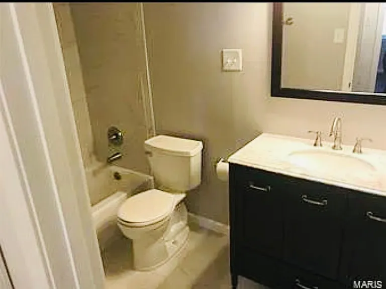 1018 Lacouer Dr — Photo 3