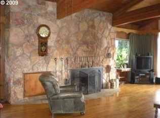 221 Main St, Elkton, OR 97436