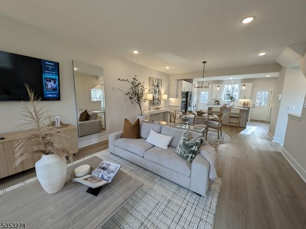 5 Fernandez Ln, Wharton, NJ 07885