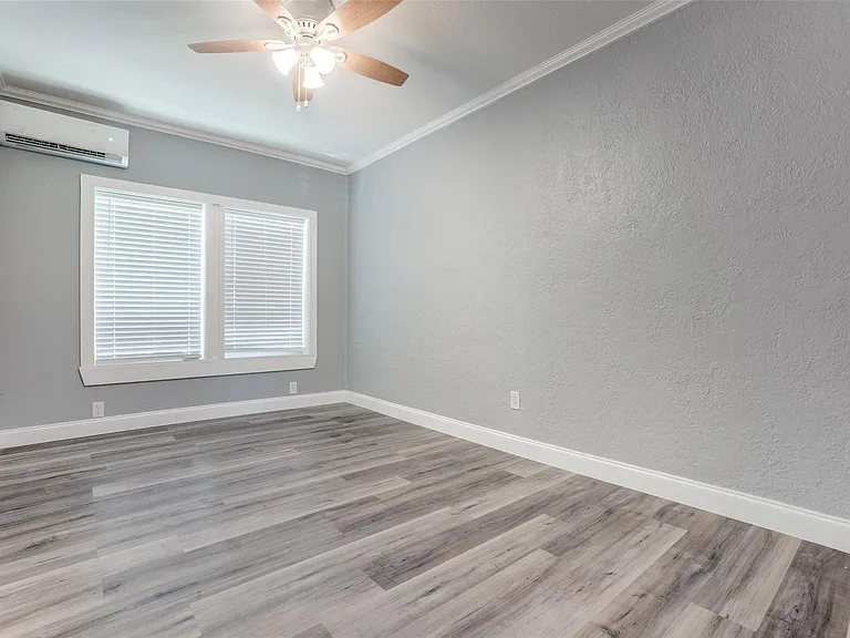320 W Canty St #2 — Photo 10
