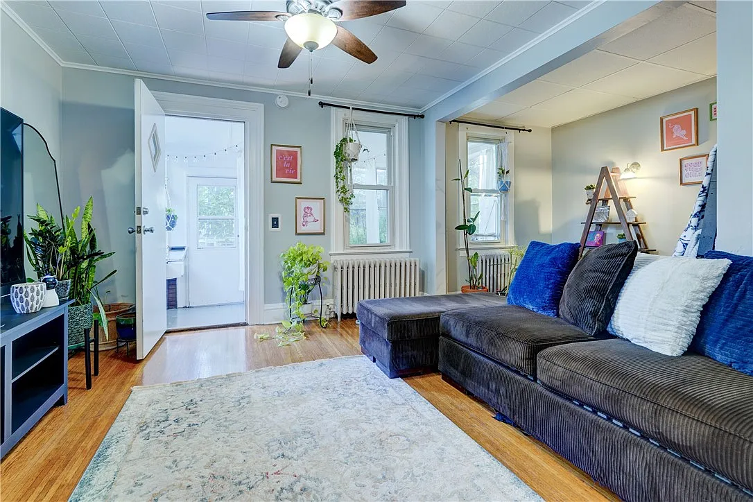 2 bed, 1.0 bath, 1115 sqft, $1,750 — Photo 4