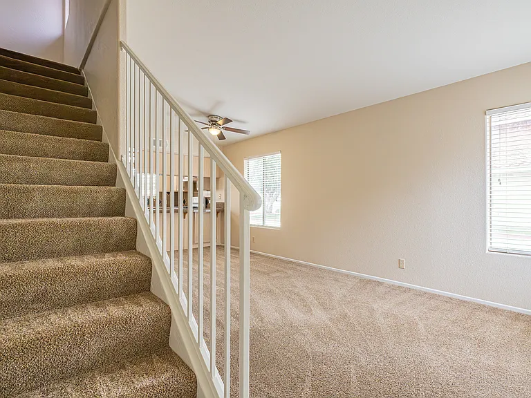450 Tava Ln — Photo 5