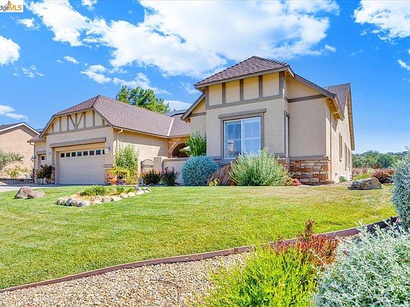 5th image of 158 Rock Ridge Ln