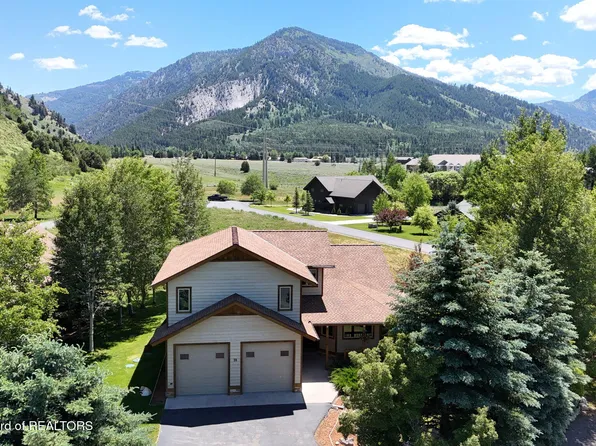 35 Lucy Cir, Alpine, WY 83128