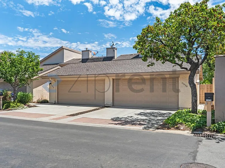 11030 Firethorne Dr — Photo 1