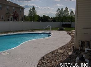 1st image of 351 Redwood Dr