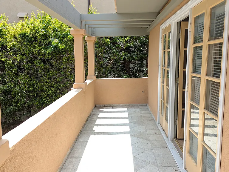 12240 Montana Ave #202 — Photo 16