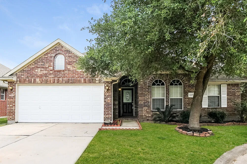 3 bed, 2.0 bath, 1973 sqft, $2,085 — Photo 1