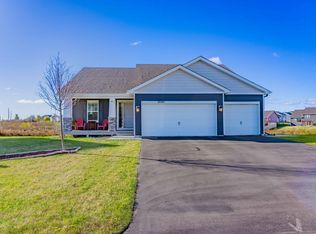 20585 Geyser Ct, Lakeville, MN 55044