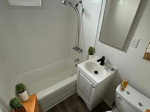 5th image of 320 7th St APT 3