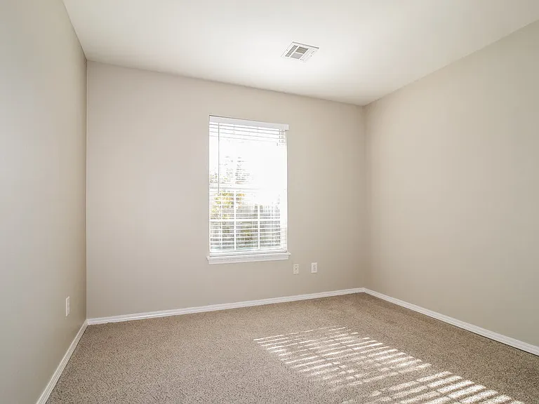 1016 NW 14th Pl — Photo 12