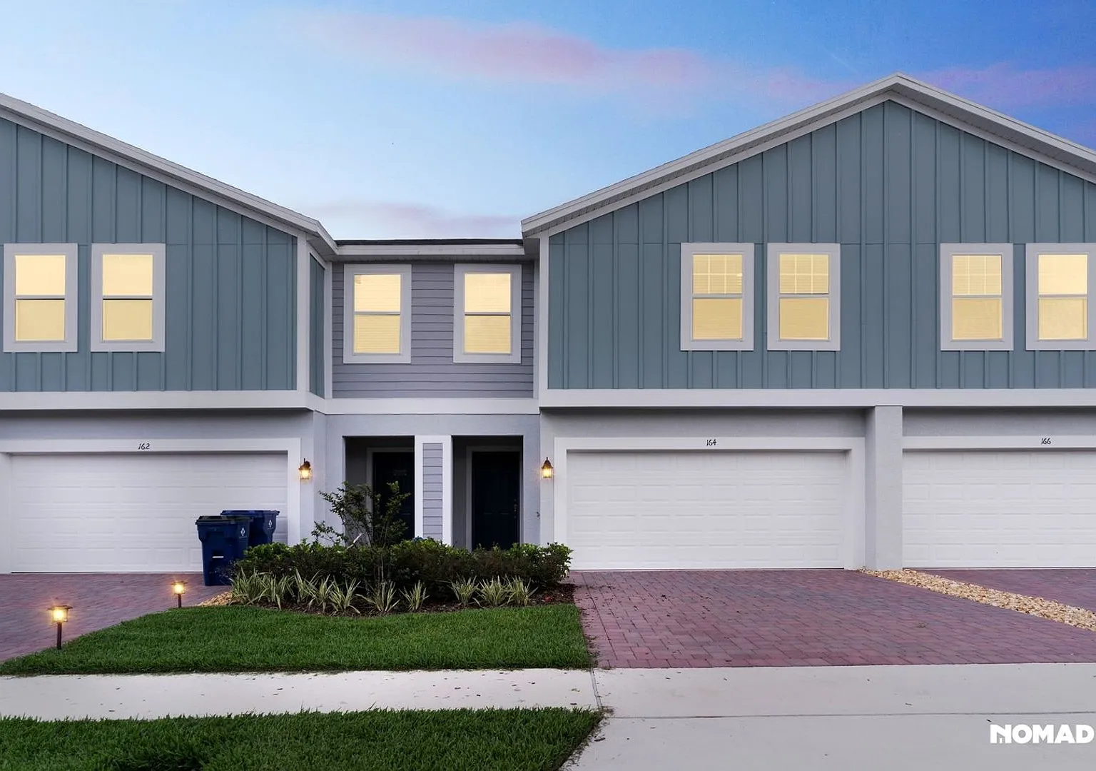 Spacious 4BR Townhome in Groveland — Photo 1