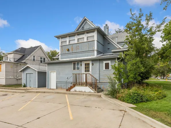 Spacious 25 Bedroom Apartments Near UNC | On-Site Parking & Laundry, 1902-1904 S 8th Ave #B, Greeley, CO 80631