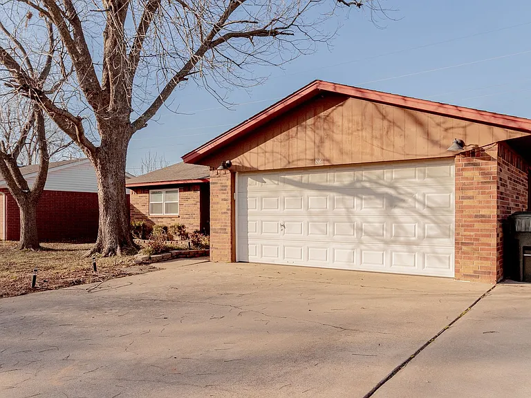 821 Peregrine Dr — Photo 4